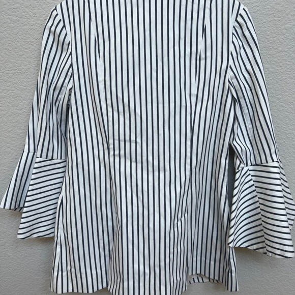 Cabi Size 4 White Navy Ticking Stripes Bell Sleeve Blazer 5295 Jacket One Button - Picture 9 of 9